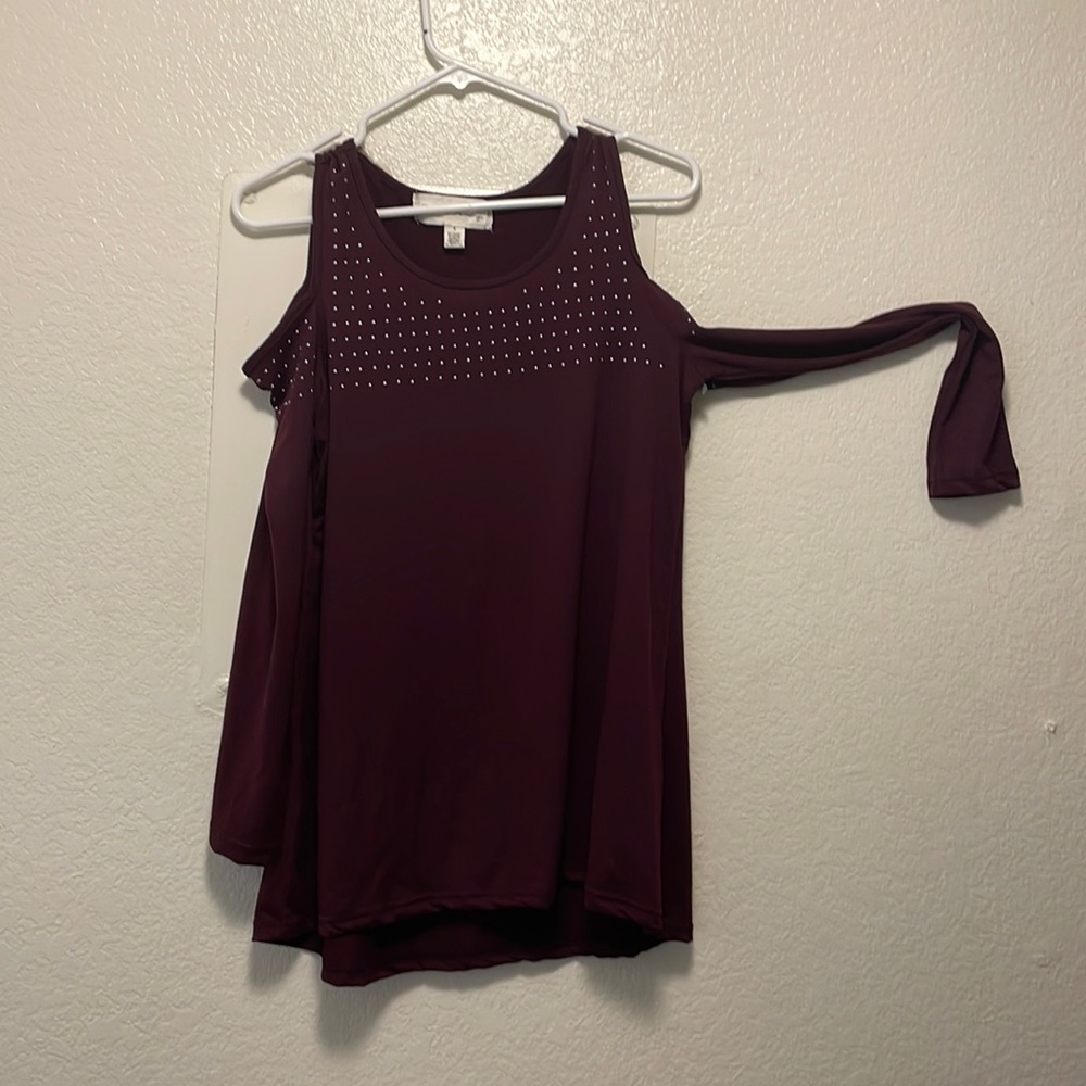 Woman’s long sleeve shirt with off shoulder sleeve. Size S, French Laundry
